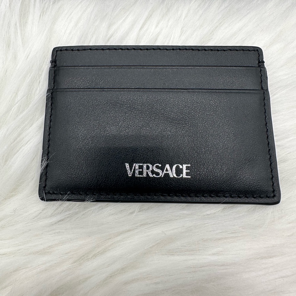 NWTIB VERSACE Unisex Black Leather Card Holder